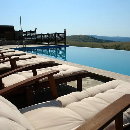 шато еркеч Guest house
