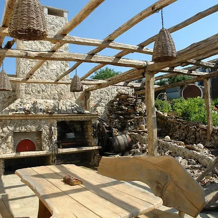 Guest house шато еркеч