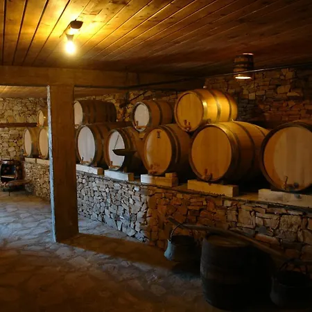 шато еркеч Guest house *