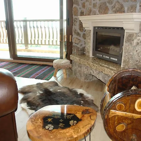 шато еркеч Guest house