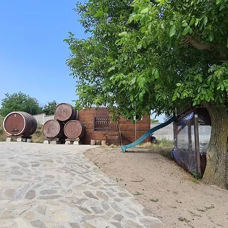 шато еркеч Guest house