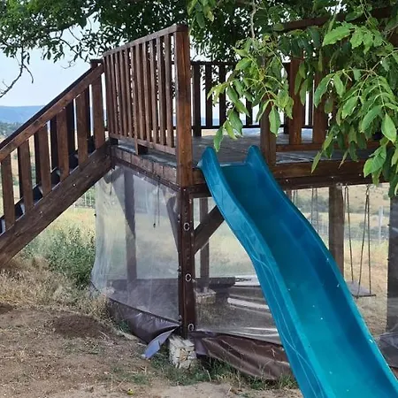 шато еркеч Guest house