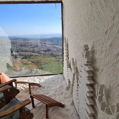 Guest house шато еркеч